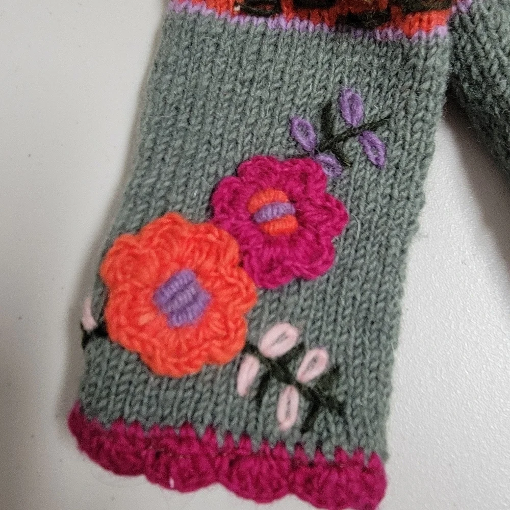 Yak N Yety NWT Handmade Knit Fingerless Gloves Floral Crochet Details 100% Wool.
